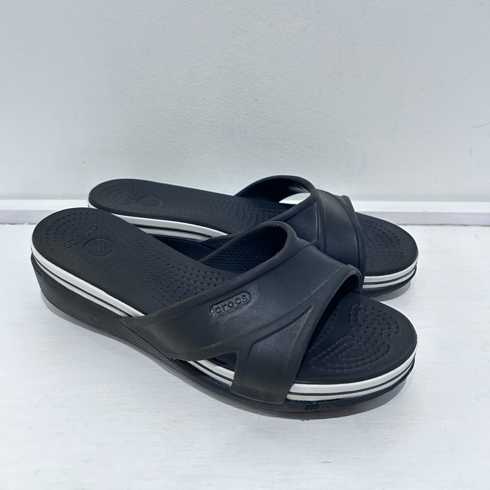 CROCS Women’s Black and White Wedge Crocband Slip On Kadee Slip On Sandals 7
